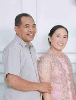 Pasutri Bapak Makarius Ngiso